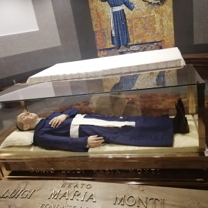 Saronno: Esposizione dei resti mortali del Beato Luigi M. Monti